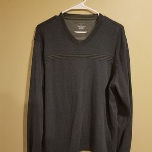 VanHeusen Men's V-neck Shirt